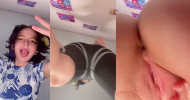 otaku girl with pretty face puts her ass in your face SIT FACE PORN AMATEUR