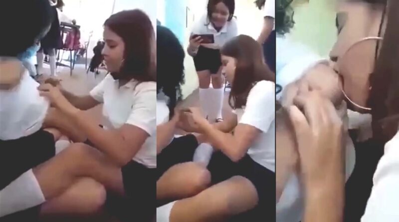 Viral Video Mexico - Schoolgirl girls lick each other's tits PORN AMATEUR