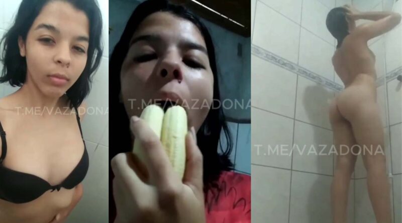 girl from Venezuela in the shower she puts 2 bananas in her mouth