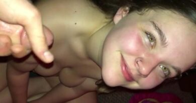 AMERICAN TEEN GIRL INNOCENT FACE GREEN EYES - SHE WAITS FOR CUM ON HER FACE