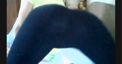 teen girl moving her ass in black tights
