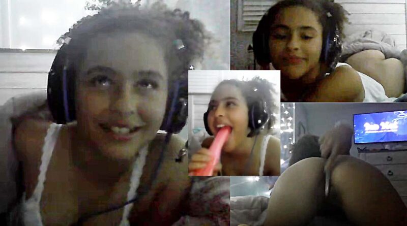 Cute Teen girl mexican webcam Chatrandom get horny and NAUGHTY